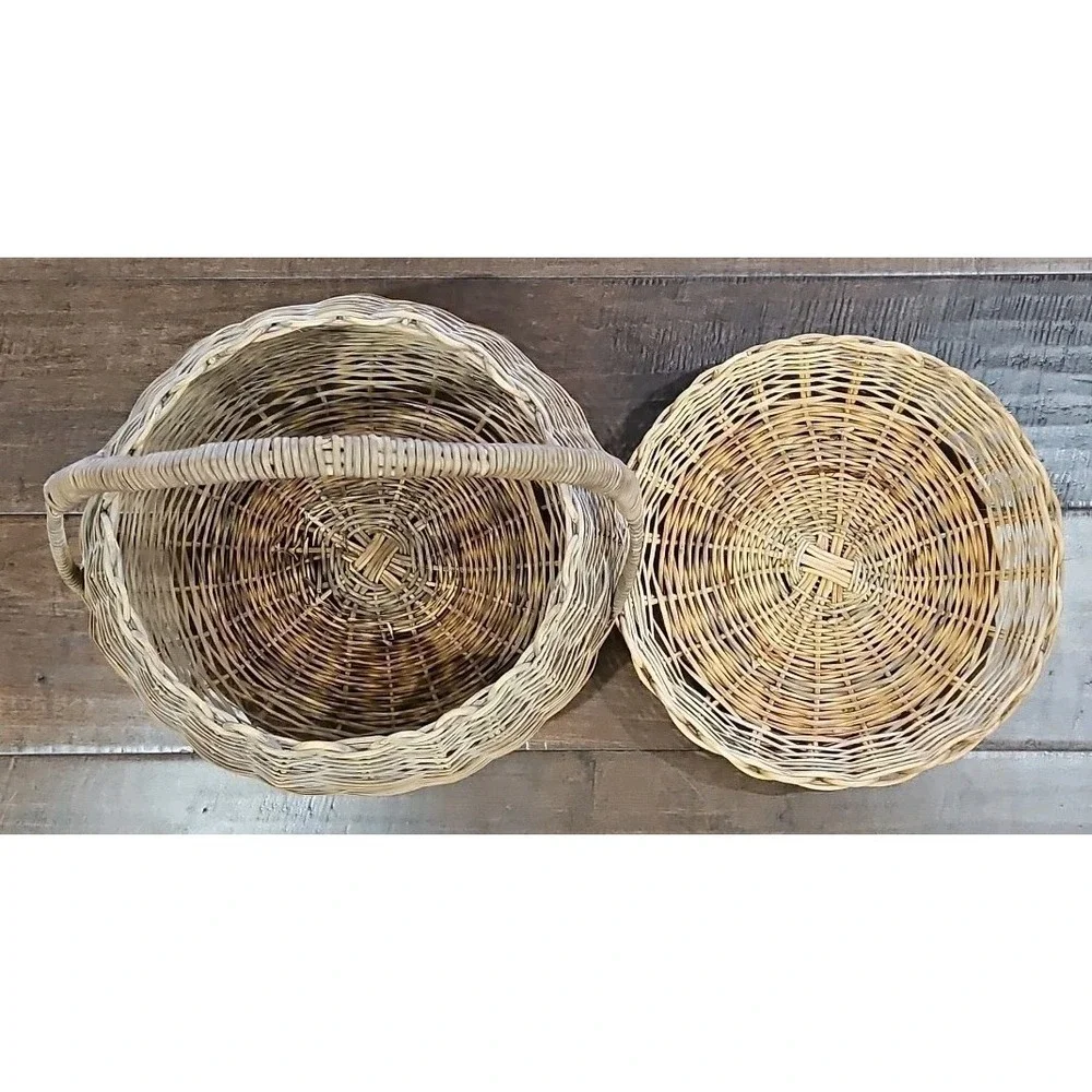 Vintage Wicker Basket Large Hand Woven With A Beautiful Scallped Edge Lid